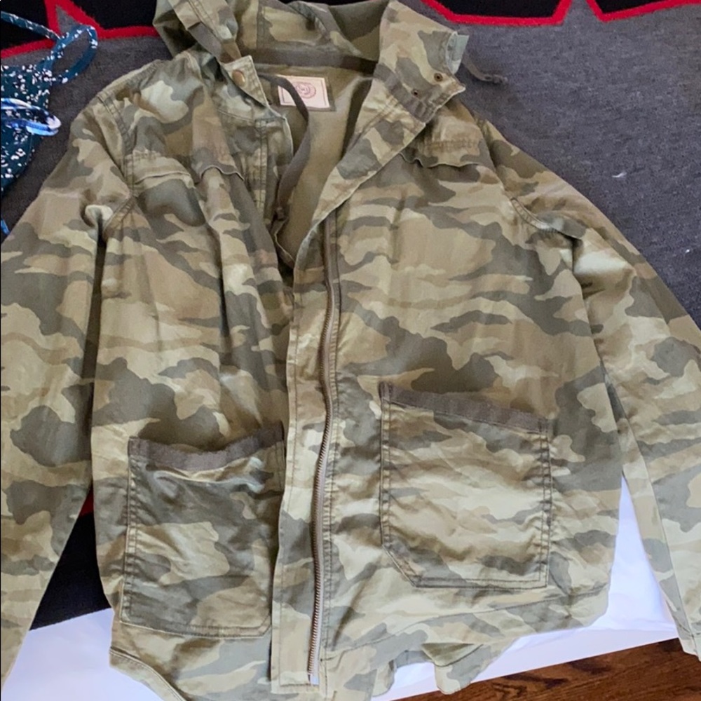 Women’s camo jacket